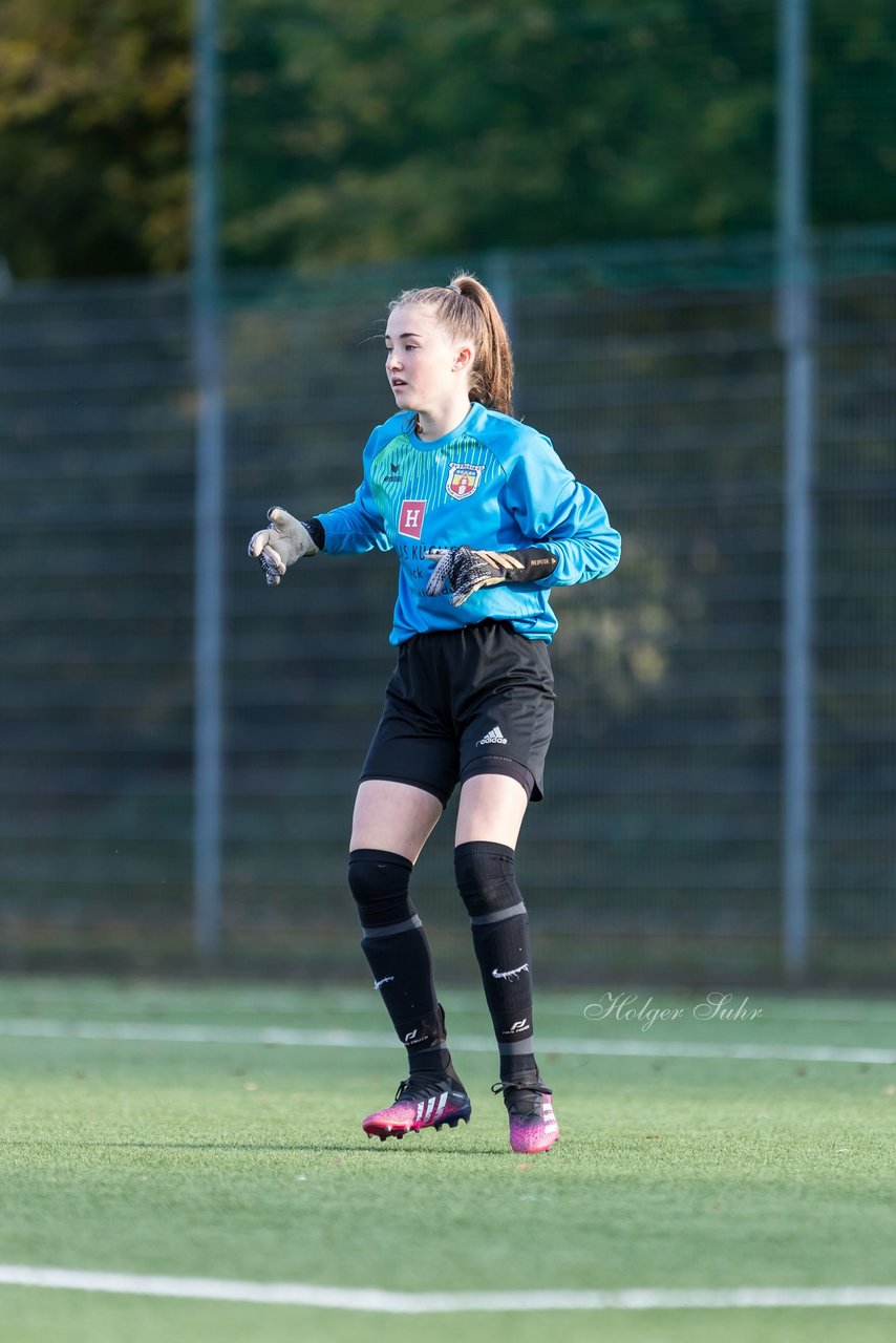 Bild 85 - F SSC Hagen Ahrensburg - SV Frisia 03 Risum-Lindholm : Ergebnis: 2:0